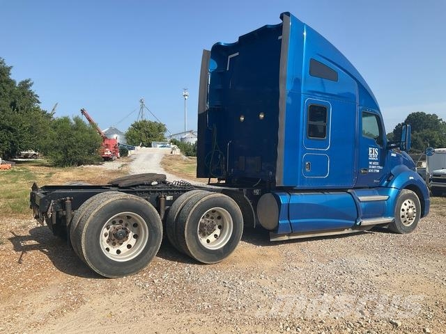 Kenworth T680 وحدات الجر