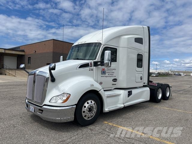 Kenworth T680 Тягачі