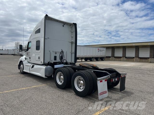 Kenworth T680 Тягачі