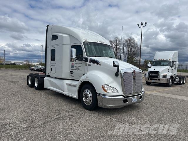 Kenworth T680 Тягачі