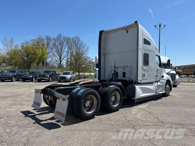 Kenworth T680 Тягачі