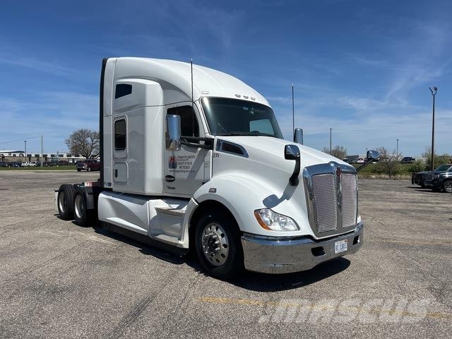 Kenworth T680 Тягачі