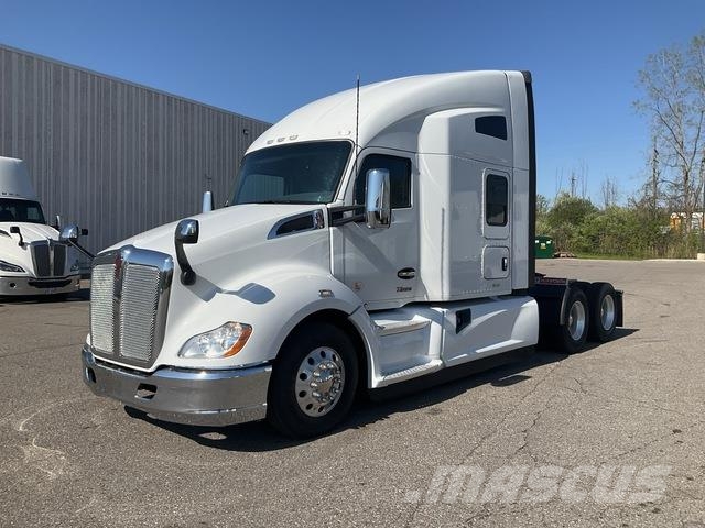 Kenworth T680 Тягачі