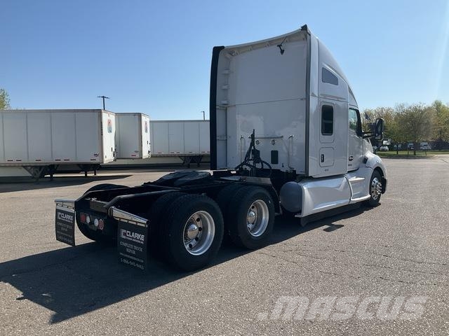 Kenworth T680 Тягачі