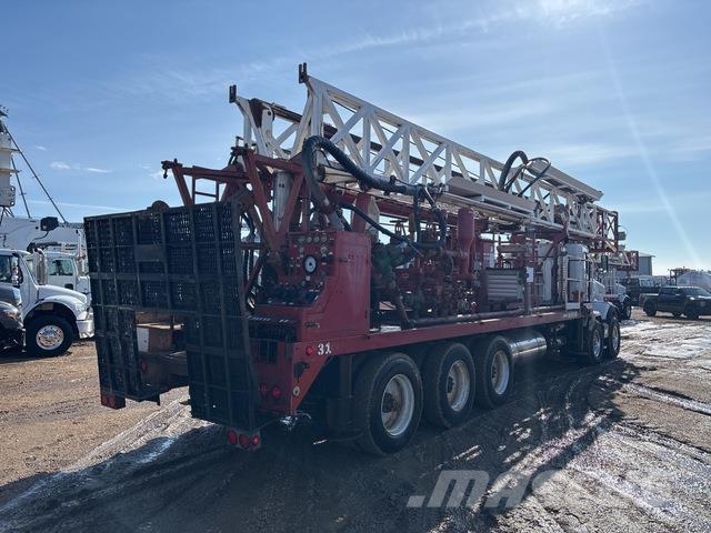 Kenworth T800B Lastbilar med borraggregat