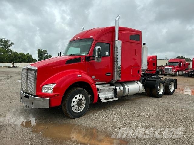 Kenworth T880 Tractor Units