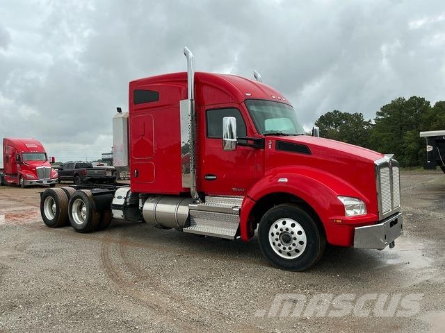 Kenworth T880 Tractor Units