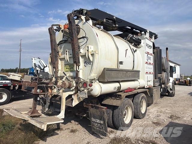 Kenworth T880 Gravemaskiner på larvebånd