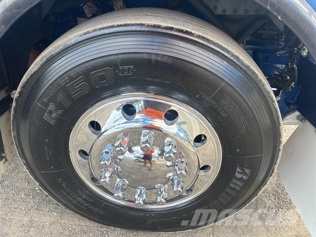 Kenworth T909 Naudoti vilkikai