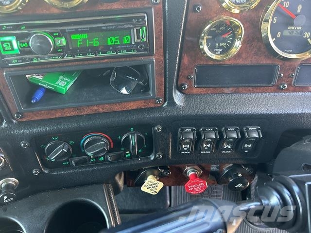 Kenworth T909 Vetopöytäautot