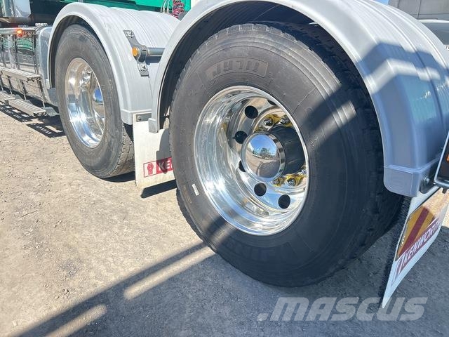 Kenworth T909 Vetopöytäautot
