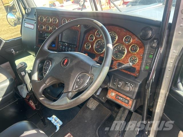 Kenworth T909 傾卸式卡車