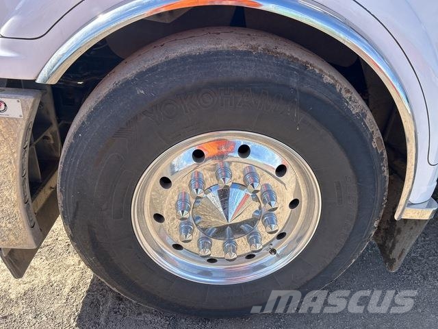 Kenworth T909 傾卸式卡車