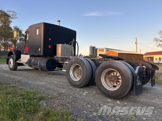 Kenworth W900A Vilcēji