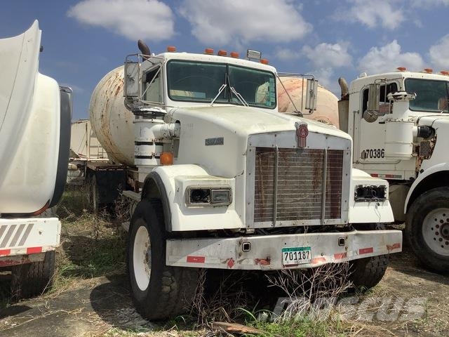Kenworth W900B Andre lastebiler