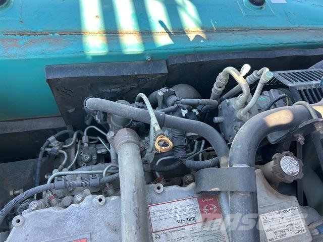 Kobelco SK200-8 Bageri guseničari