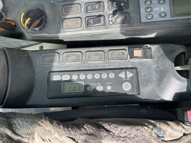 Kobelco SK330-8 履带挖掘机