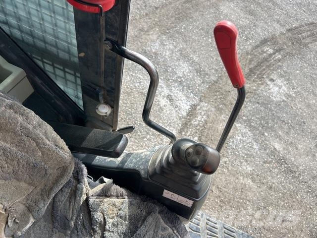 Kobelco SK330-8 履带挖掘机