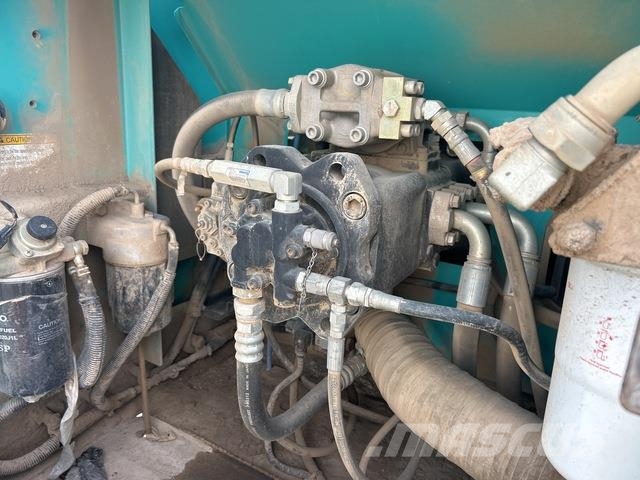 Kobelco SK330-8 履带挖掘机