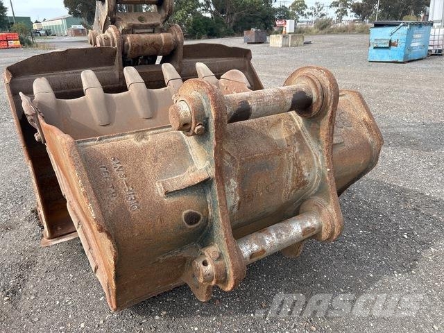 Kobelco SK330-8 履带挖掘机