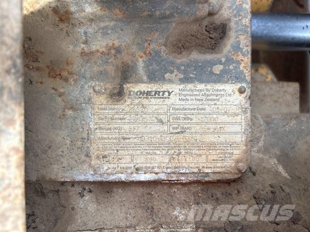 Kobelco SK330-8 履带挖掘机