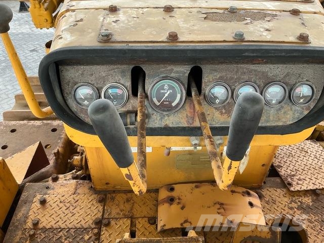 Komatsu D455A-1 Buldozer sobre oruga