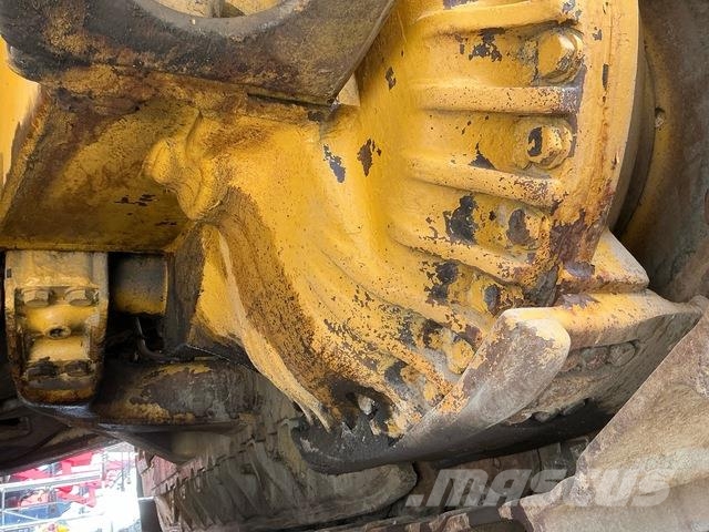 Komatsu D455A-1 Buldozer sobre oruga