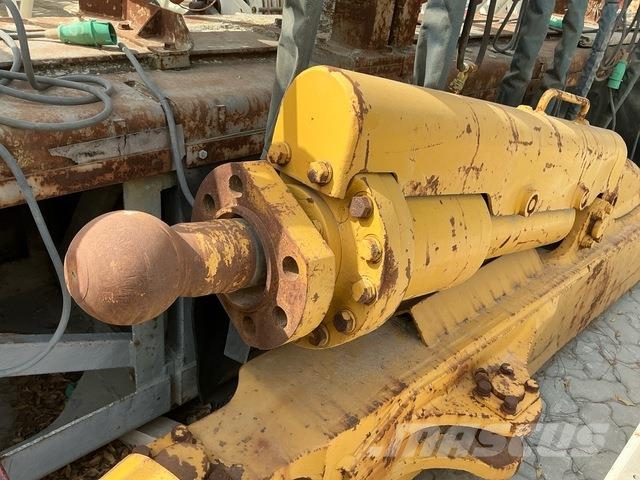 Komatsu D455A-1 Buldozer sobre oruga