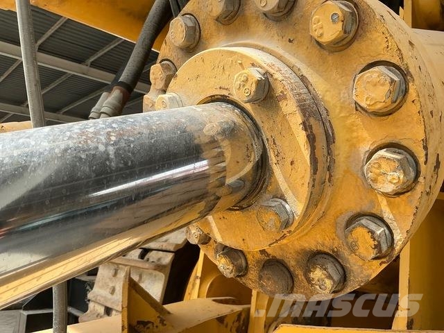 Komatsu D455A-1 Buldozer sobre oruga