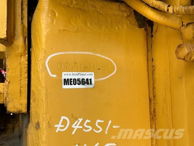 Komatsu D455A-1 Buldozer sobre oruga