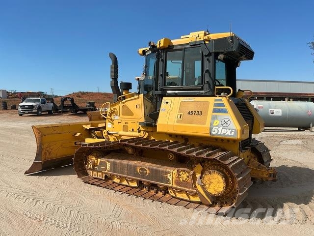 Komatsu D51PXi-24 Гусеничные бульдозеры