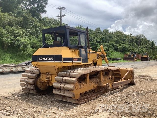 Komatsu D60P-11 Гусеничные бульдозеры
