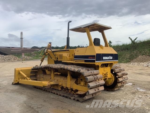 Komatsu D60P-11 Гусеничные бульдозеры