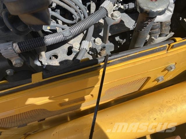 Komatsu D61PX-23 Buldožeri guseničari