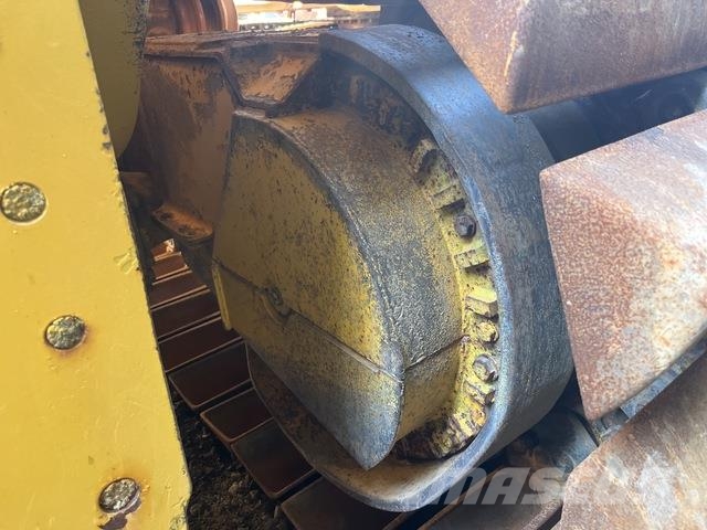 Komatsu D61PX-23 Buldožeri guseničari
