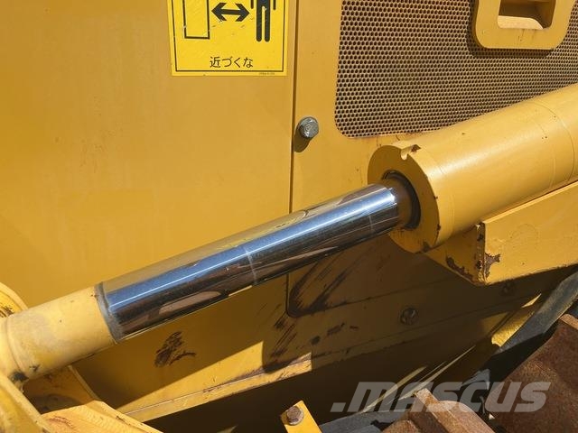 Komatsu D61PX-23 Buldožeri guseničari