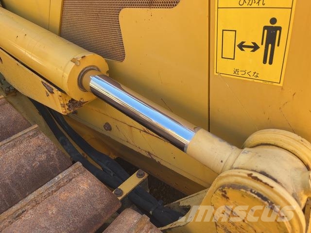 Komatsu D61PX-23 Buldožeri guseničari
