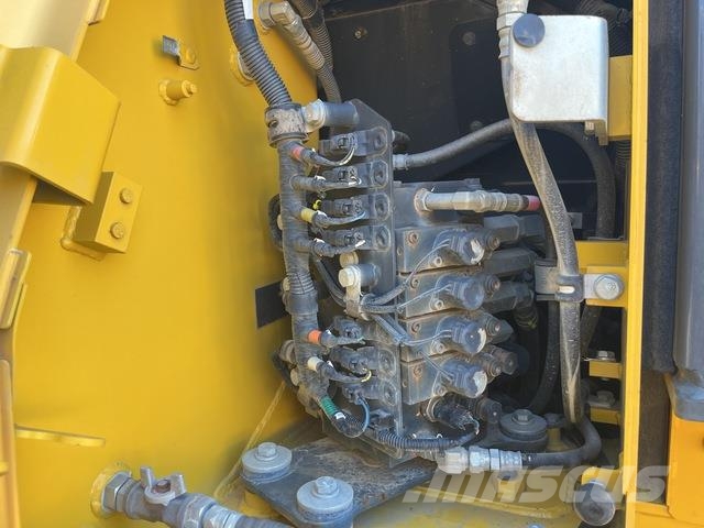 Komatsu D61PX-23 Buldožeri guseničari