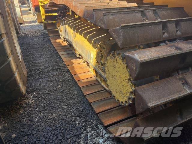 Komatsu D61PX-23 Buldožeri guseničari