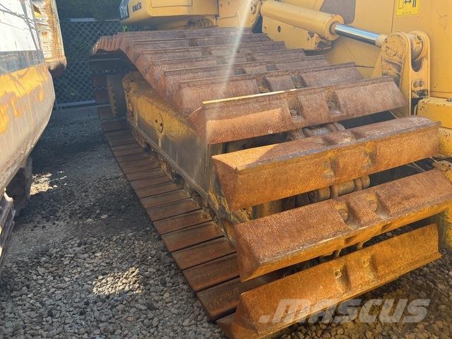 Komatsu D61PX-23 Buldožeri guseničari
