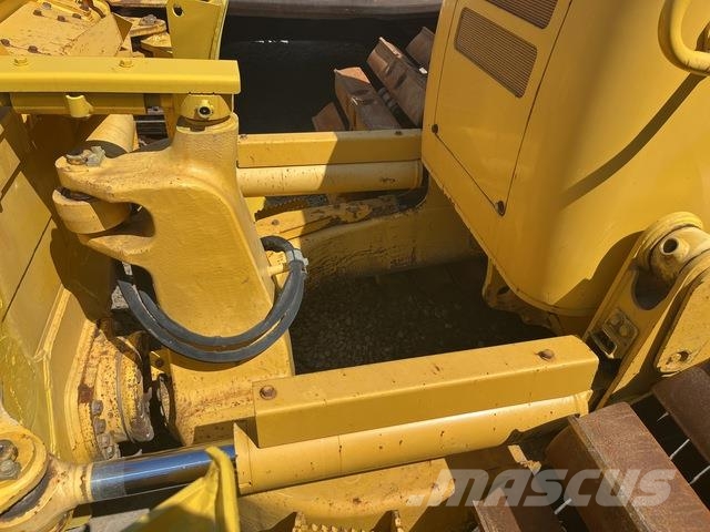 Komatsu D61PX-23 Buldožeri guseničari