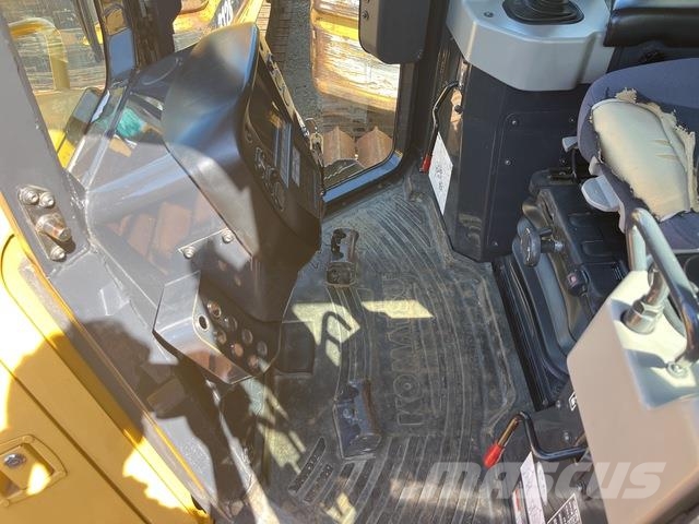 Komatsu D61PX-23 Buldožeri guseničari