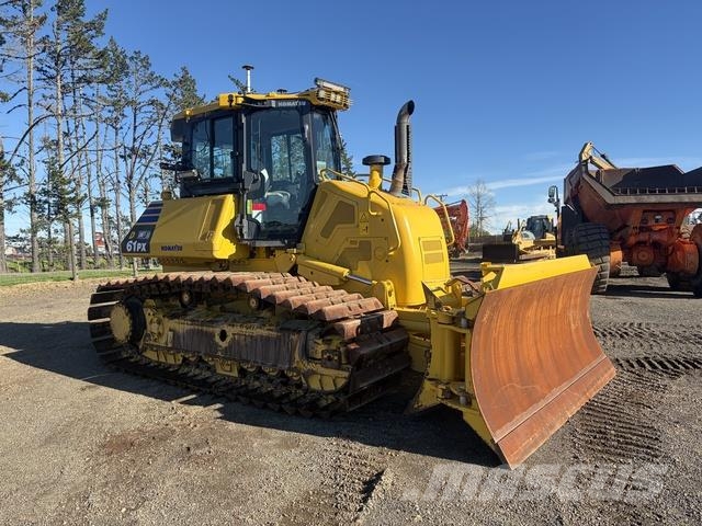 Komatsu D61PX-24 Buldooserid