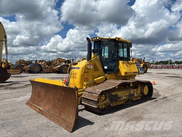 Komatsu D61PX-24 Buldožeri gusjeničari