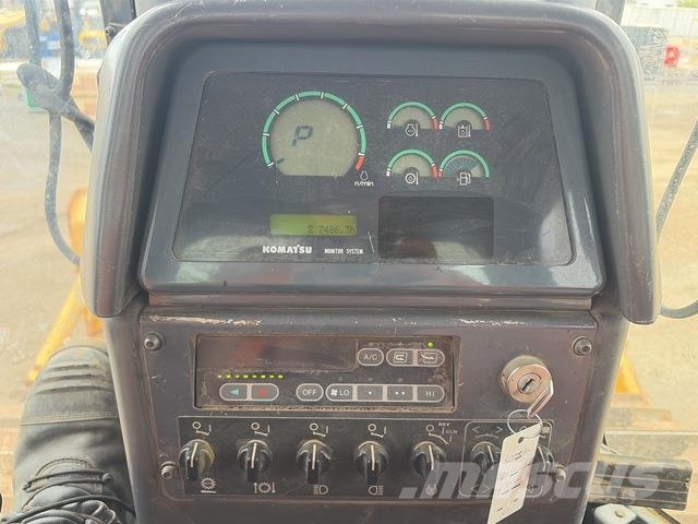 Komatsu D65EX-15 Spycharki gąsienicowe