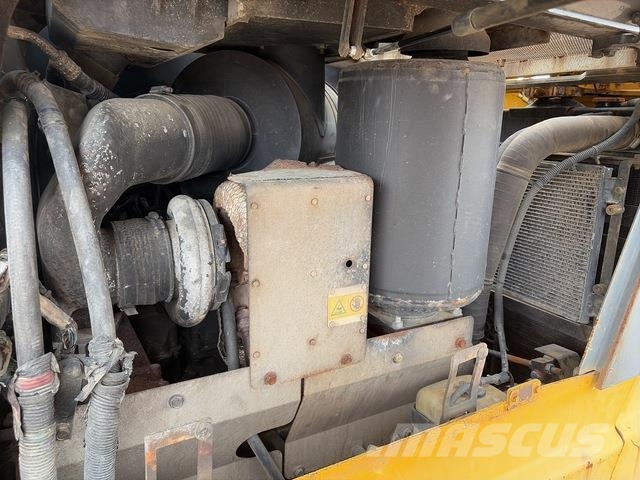 Komatsu D65EX-15 Spycharki gąsienicowe