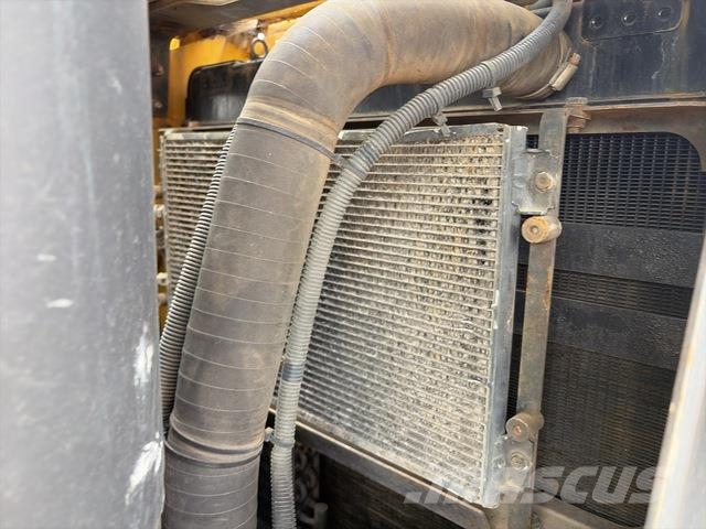 Komatsu D65EX-15 Spycharki gąsienicowe