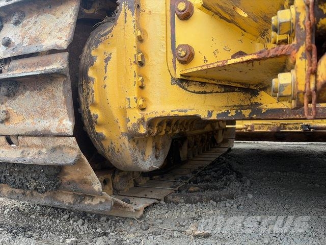 Komatsu D65EX-15 Spycharki gąsienicowe