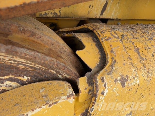Komatsu D65EX-15 Spycharki gąsienicowe