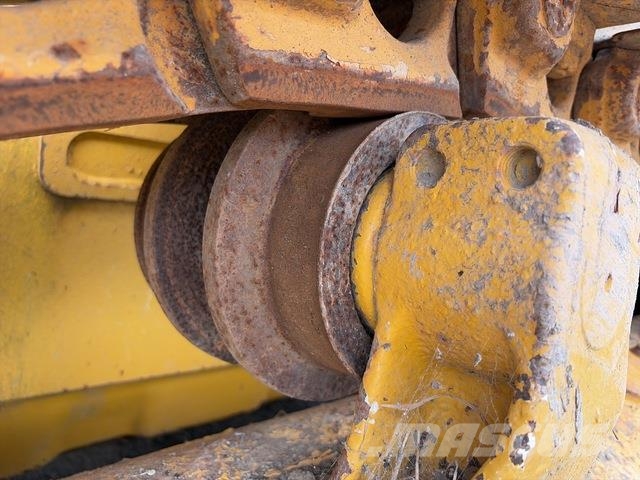 Komatsu D65EX-15 Spycharki gąsienicowe